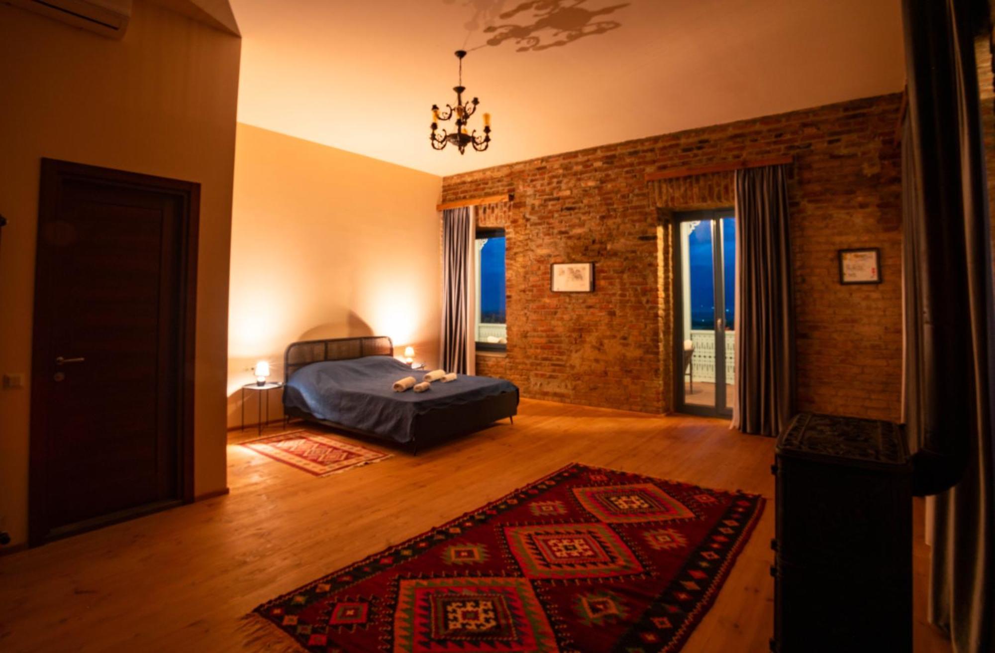 Two&Half Qvevri Hotell Telavi Eksteriør bilde